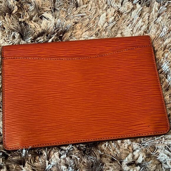 Louis Vuitton Vintage 80s Epi Leather Montaigne 20 Fawn Envelope Clutch Pouch - Picture 8 of 15